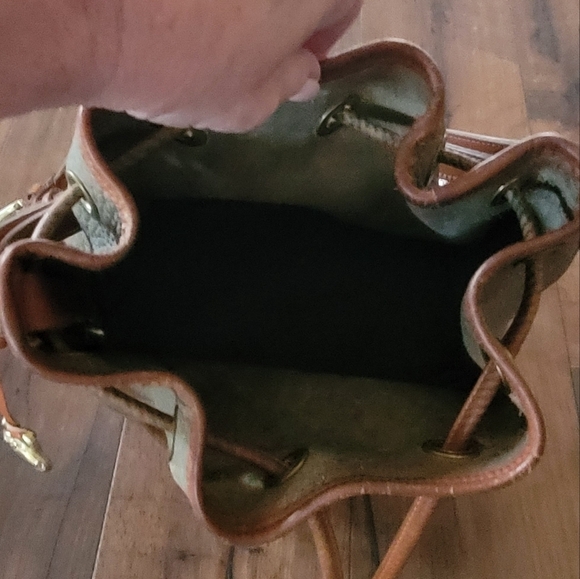 Dooney & Bourke 80's Taupe and Brown AWL Pebble Grain Drawstring Shoulder Bag - Picture 10 of 12